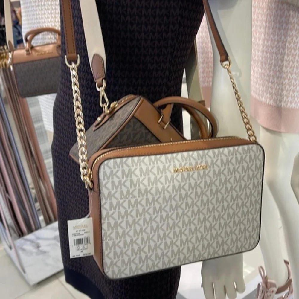 Michael Kors Jet Set Item Large EW Crossbody Vanilla